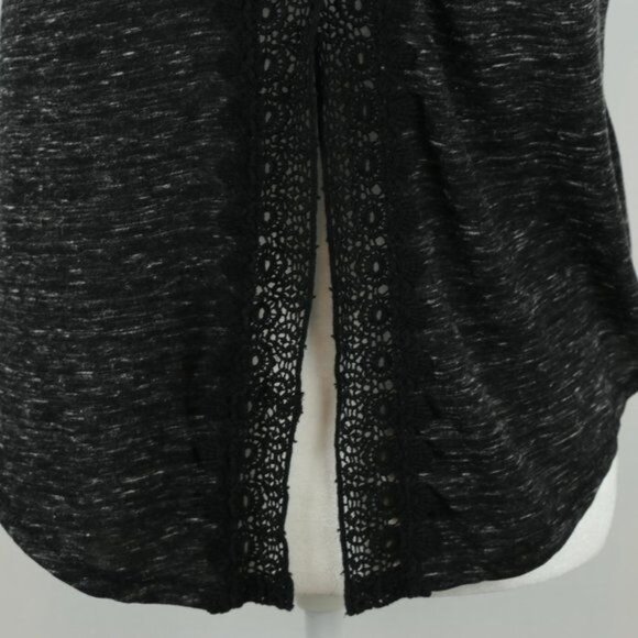 Hollister Juniors XS Black White Graphic Scoop Neck Vented Short Sleeve Tee - Picture 6 of 7